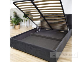 Pat monet cu mecanism de ridicare
