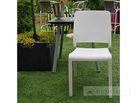 Scaun din plastic "Charlotte Deco Chair"