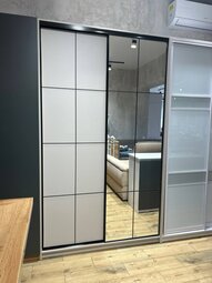 Garderoba "Alto / Alto" cu fatade Lines 1400mm Garderoba "Alto / Alto" cu fatade Lines 1400mm