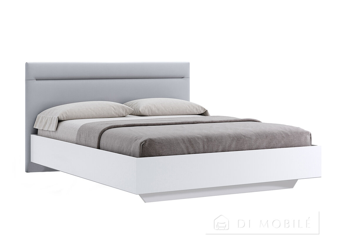 Femeli Pat cu nici o contribuție