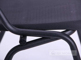 Scaunul "Studiul No6 Black Lacquer Beech"