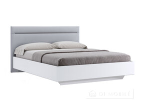 Femeli Pat cu nici o contribuție